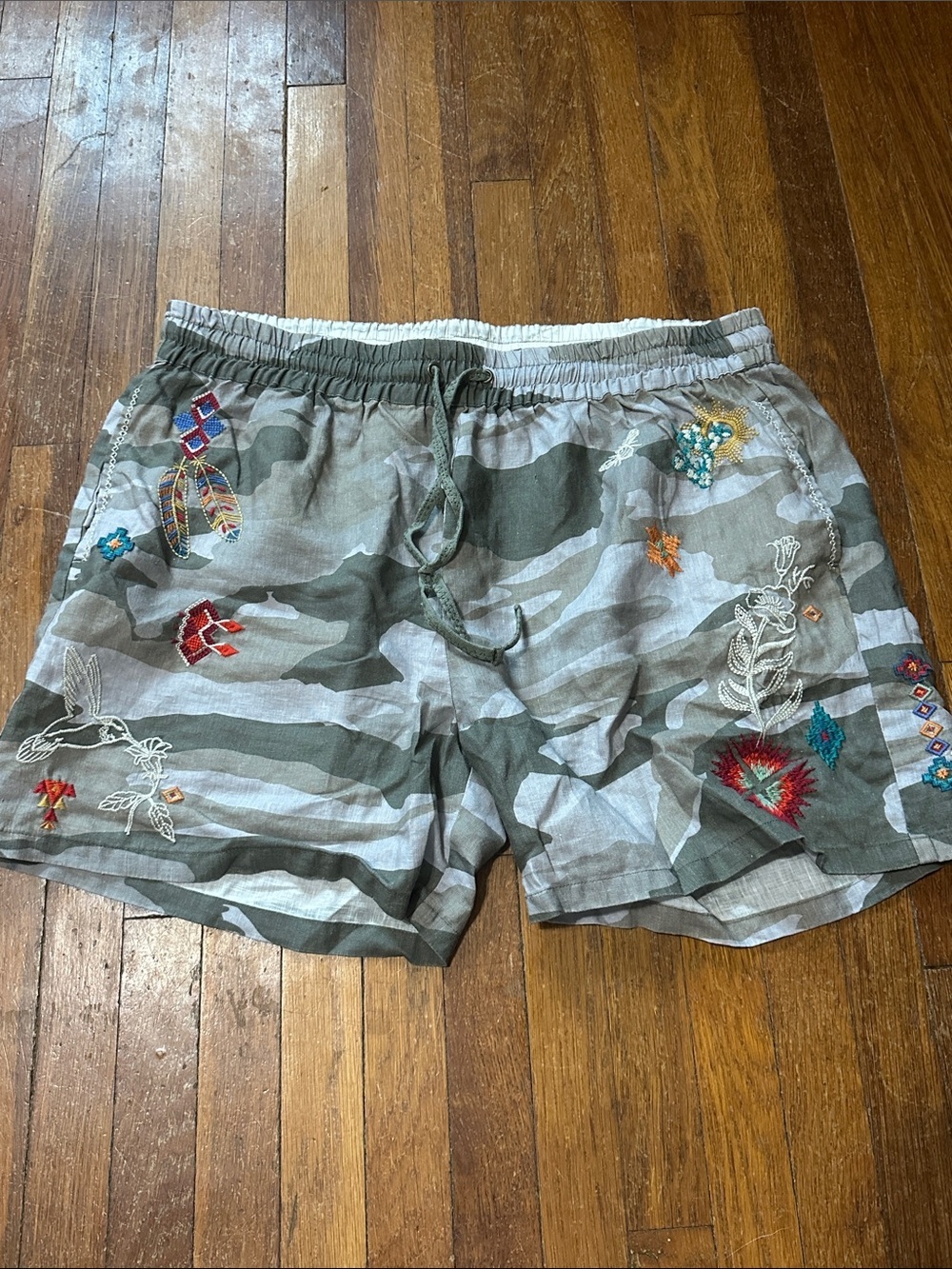 Johnny Was Women’s Linen Embroidered Camouflage Drawstring Shorts